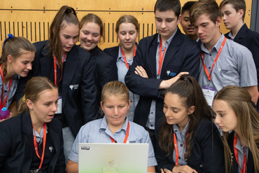 ONLINE LEARNING ACROSS BORDERS